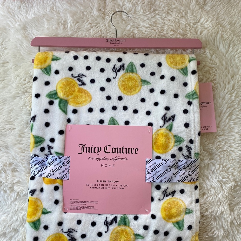 🍋Juicy Couture Plush Throw🍋